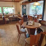 Zur Burgruine * Pottenstein