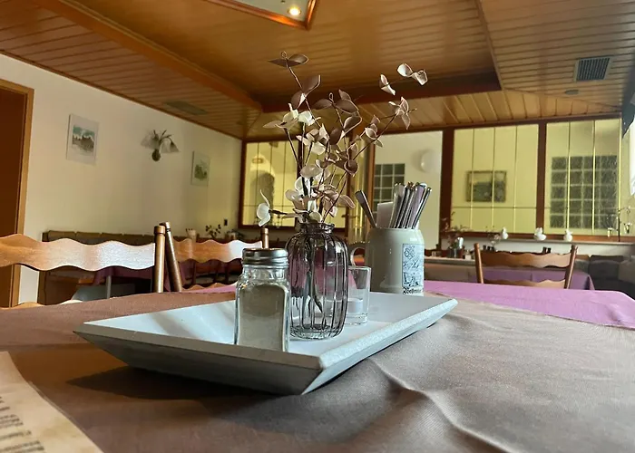 Zur Burgruine Hotel Pottenstein