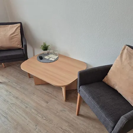 Zur Burgruine Hotel
